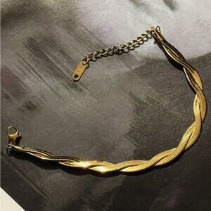 ✨Beautiful 18K Gold Plated Twisted Chain Bracelet